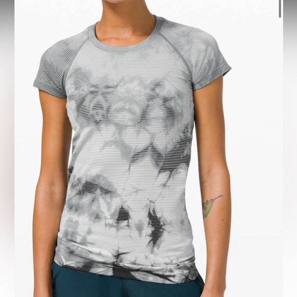 Lululemon Swiftly Tech Short Sleeve 2.0 *Shibori - Picture 1 of 5